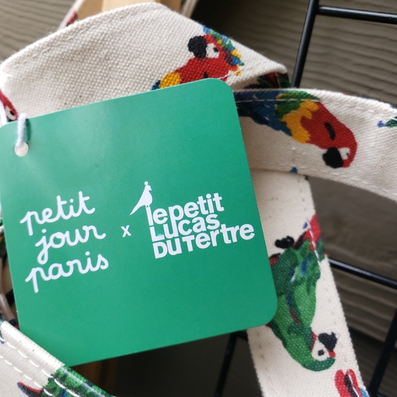 PETIT JOUR PARIS PARROT ANTI SAND BEACH BAG NWT - Picture 2 of 7
